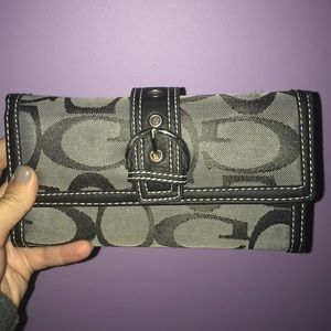 Guess wallet